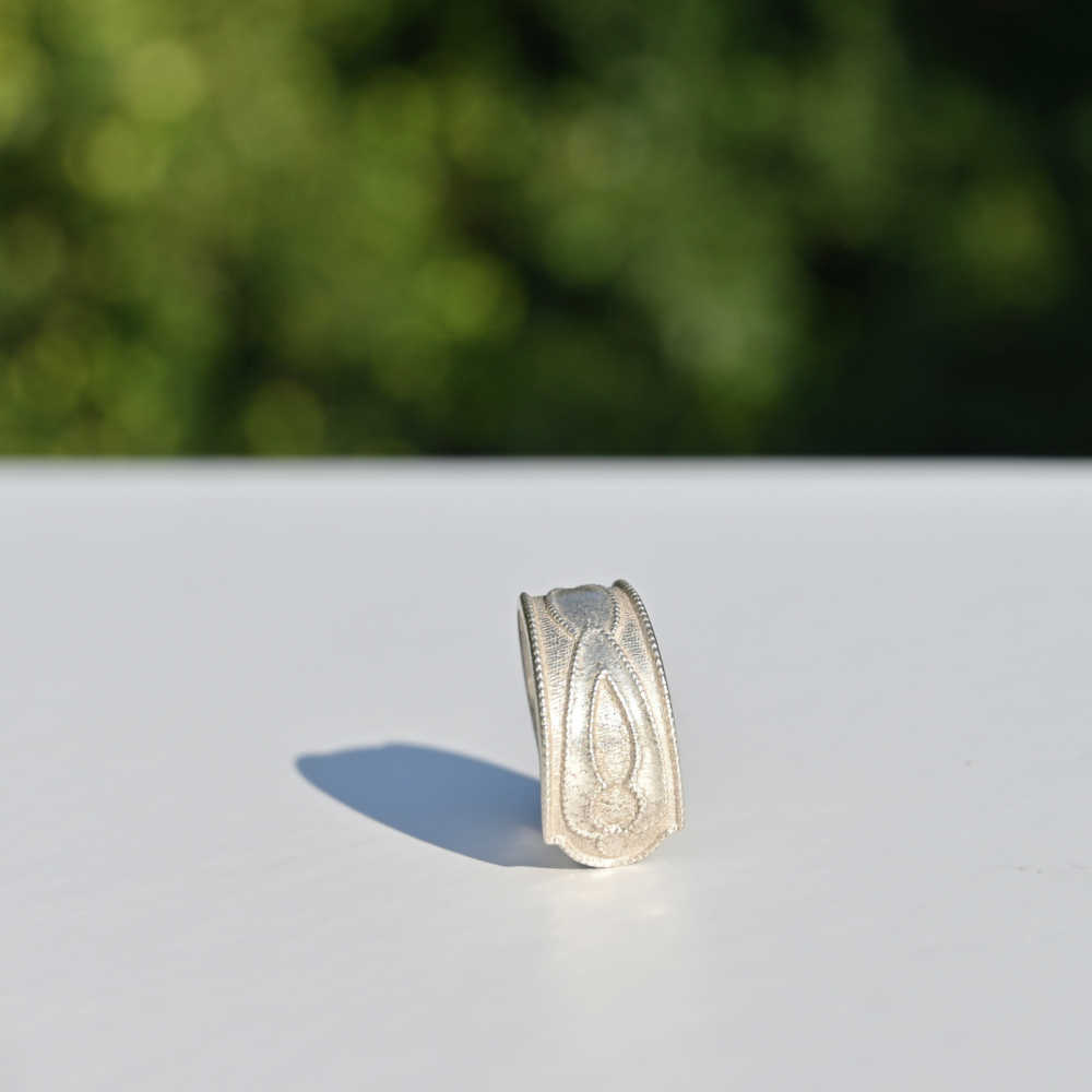 
                  
                    Deco Ring
                  
                