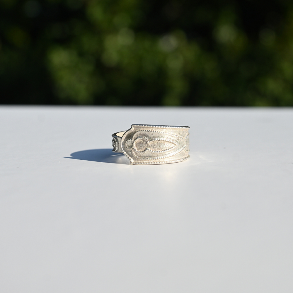 
                  
                    Deco Ring
                  
                