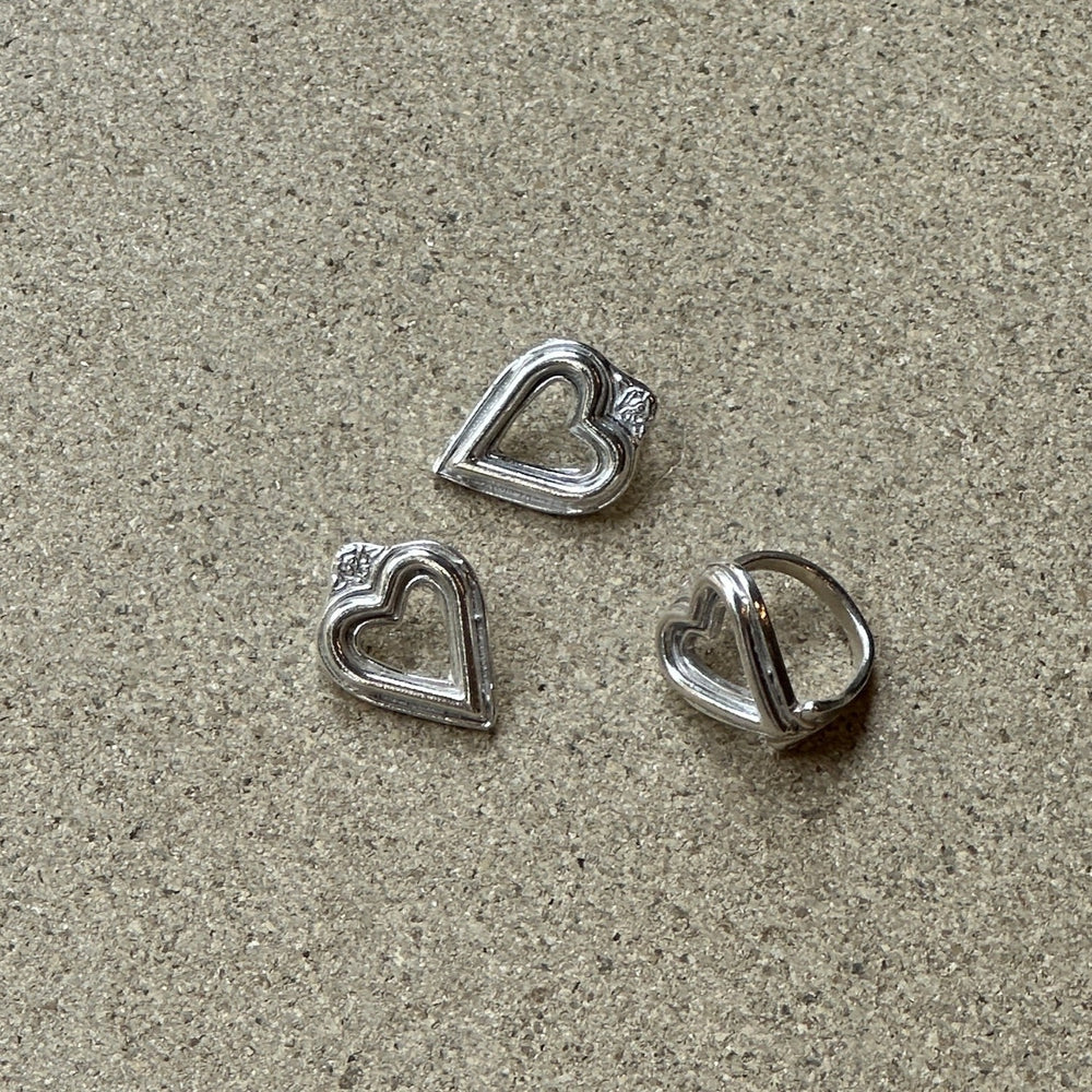 
                  
                    Heart Super Silver Ring
                  
                